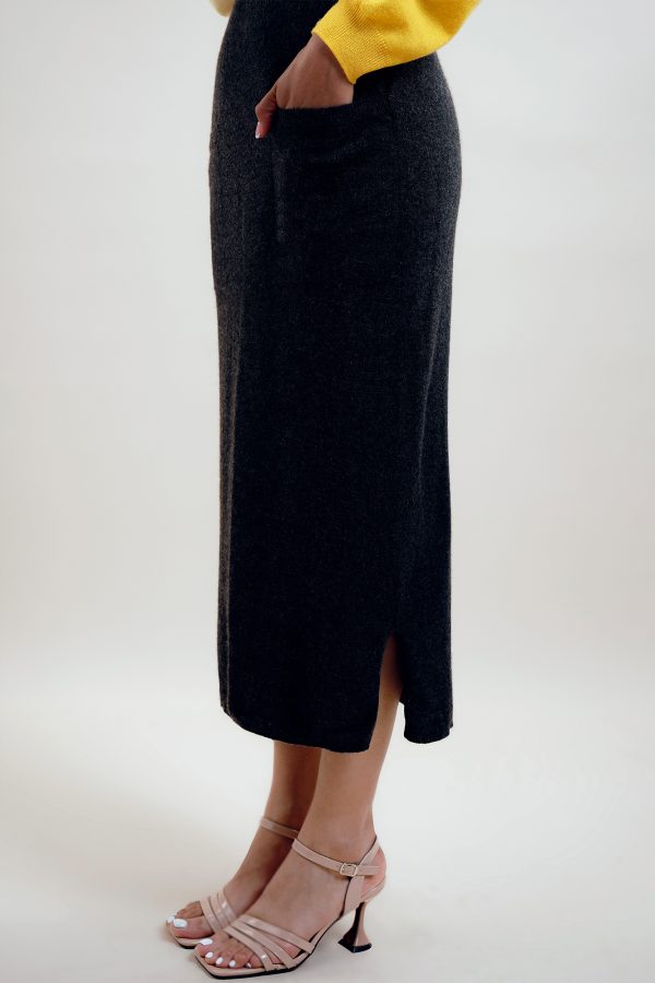 Урт ноолууран юбка