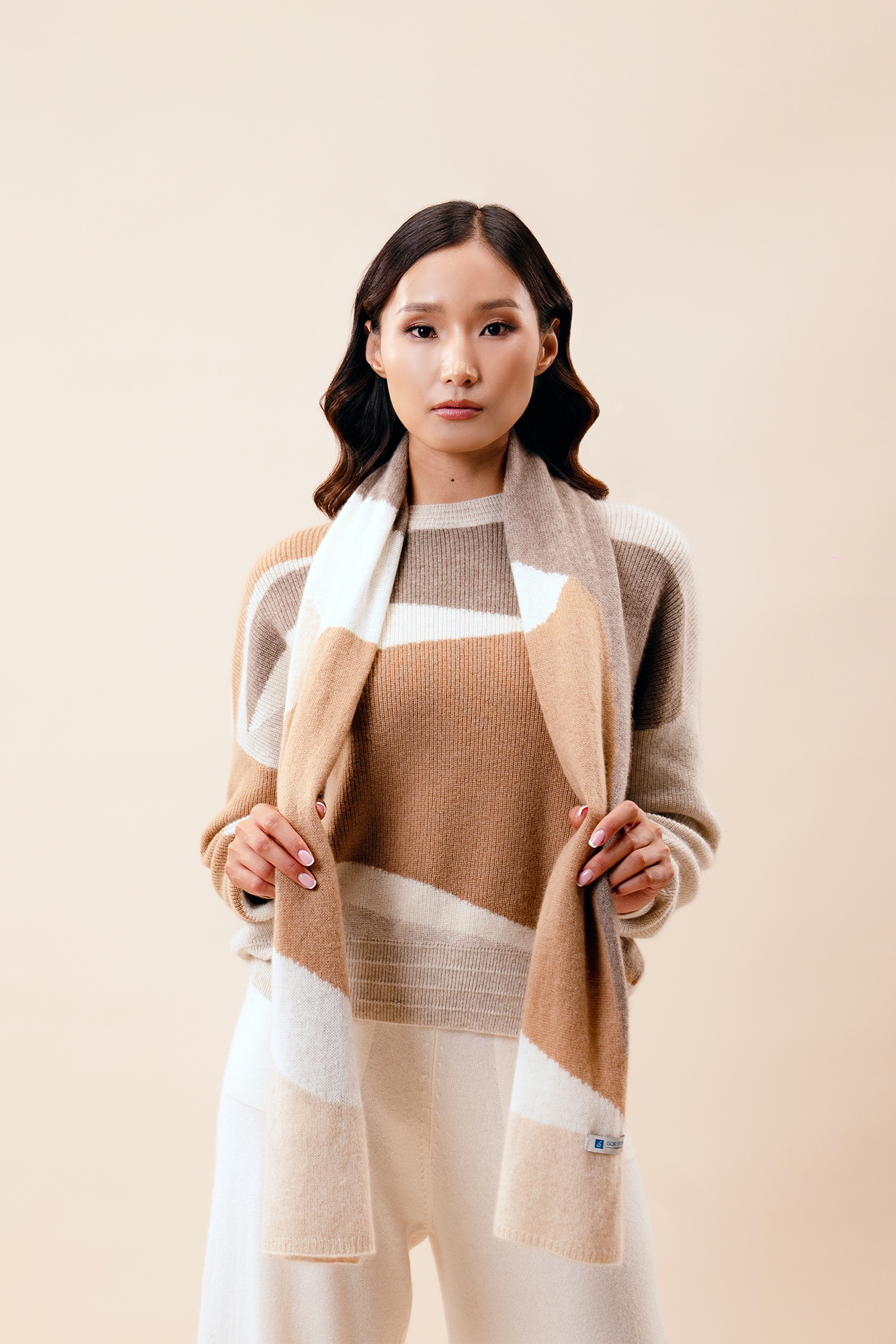 Дугуй захтай ноолууран цамц - Image 1