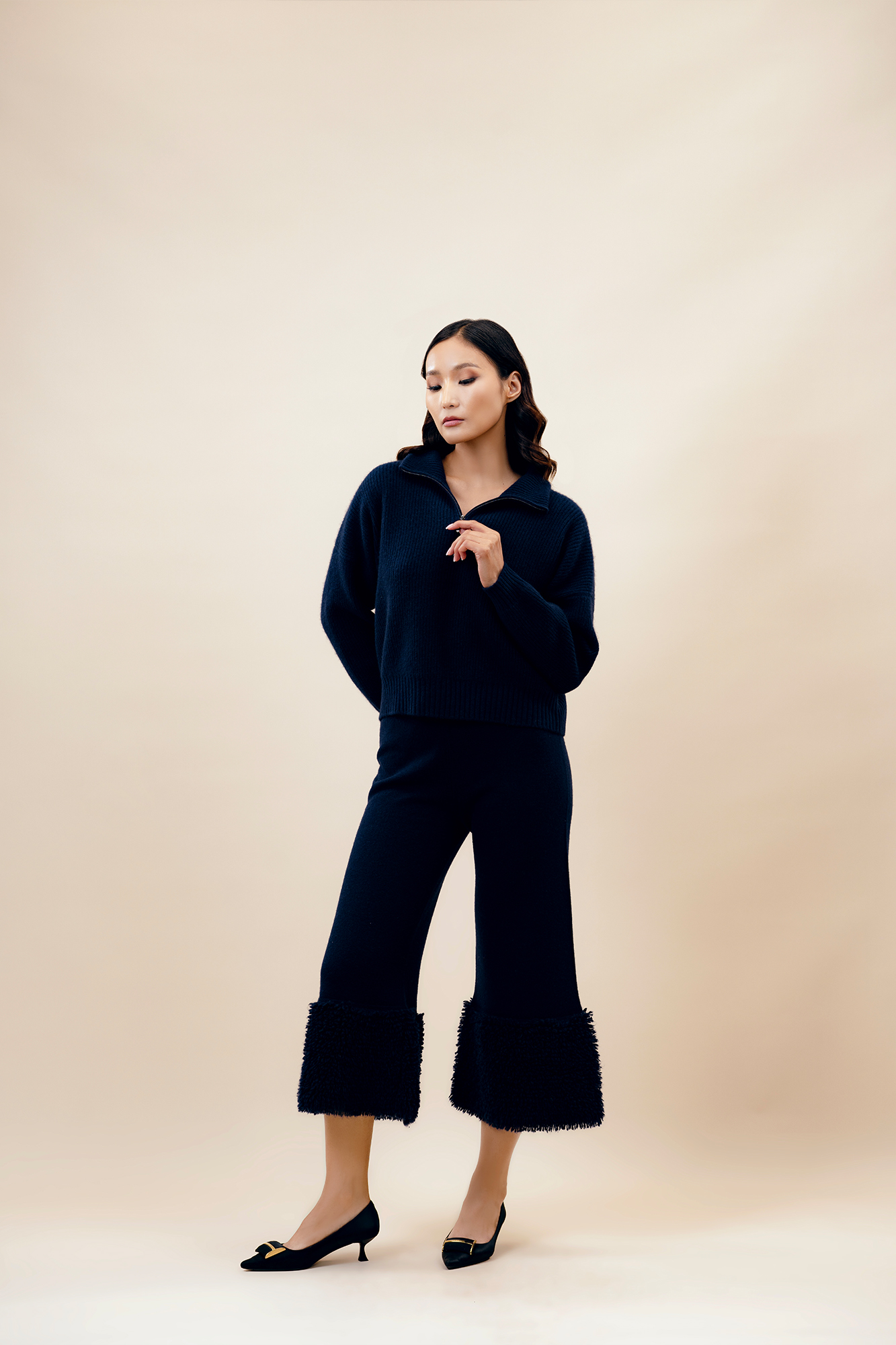 Чөлөөт загварын хагас босоо цахилгаантай ноолууран цамц - Image 1