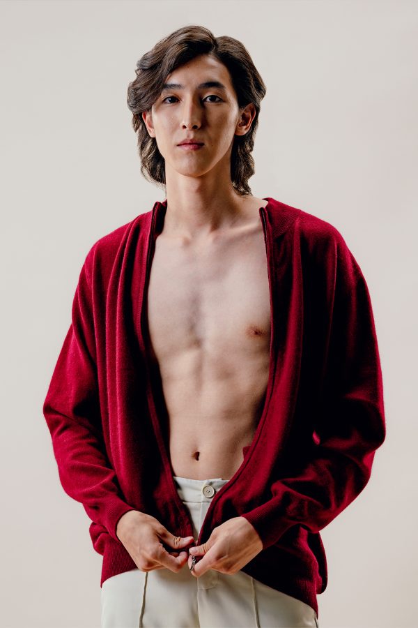 8 Цахилгаантай, хагас босоо захтай ноолууран цамц