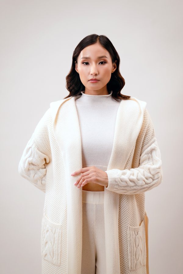 Сүлжмэл ноолууран пальто