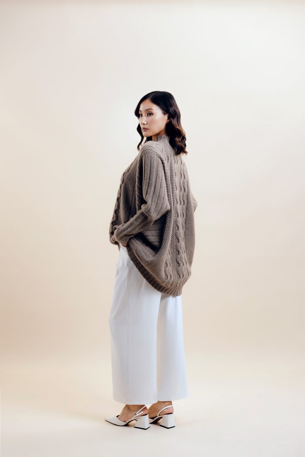 13 Ноолууран нөмрөг