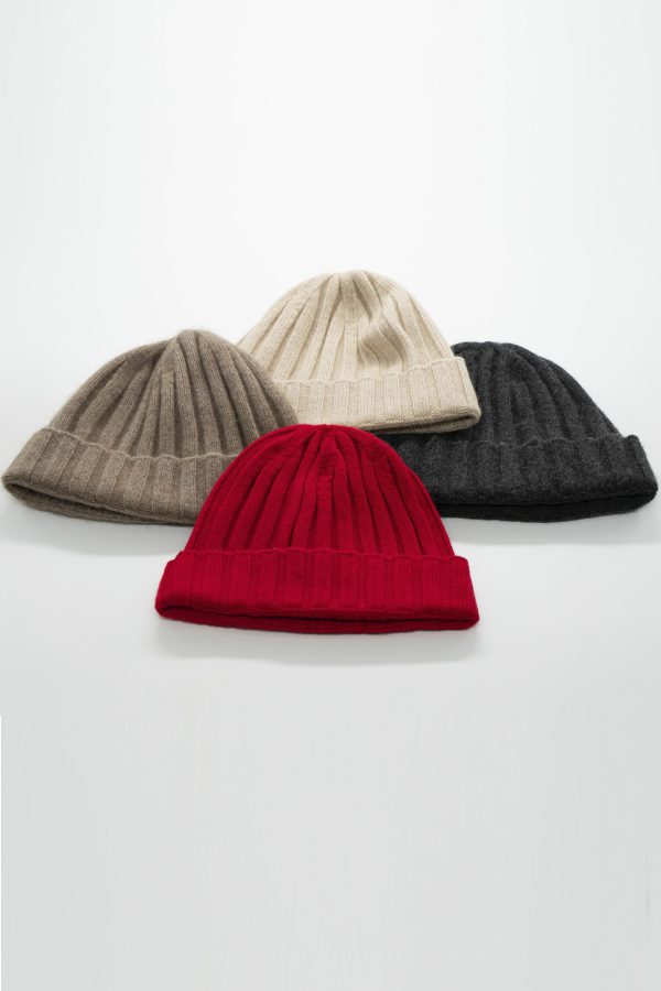 Судалтай ноолууран малгай