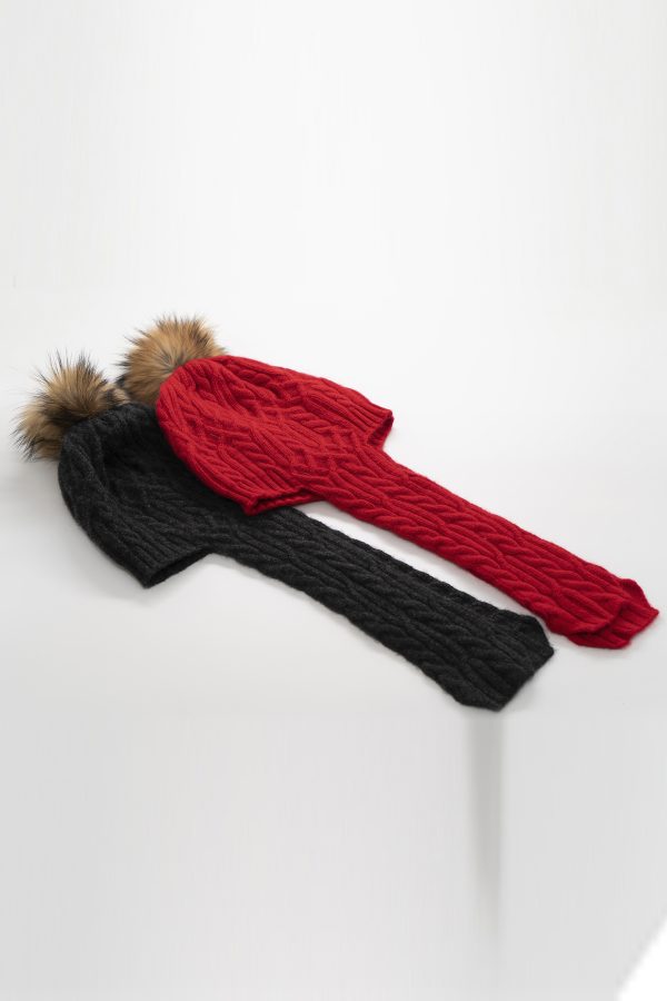 Урт чихтэй ноолууран малгай