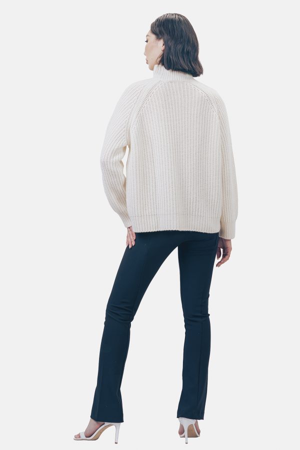 36 Ноолууран свитер