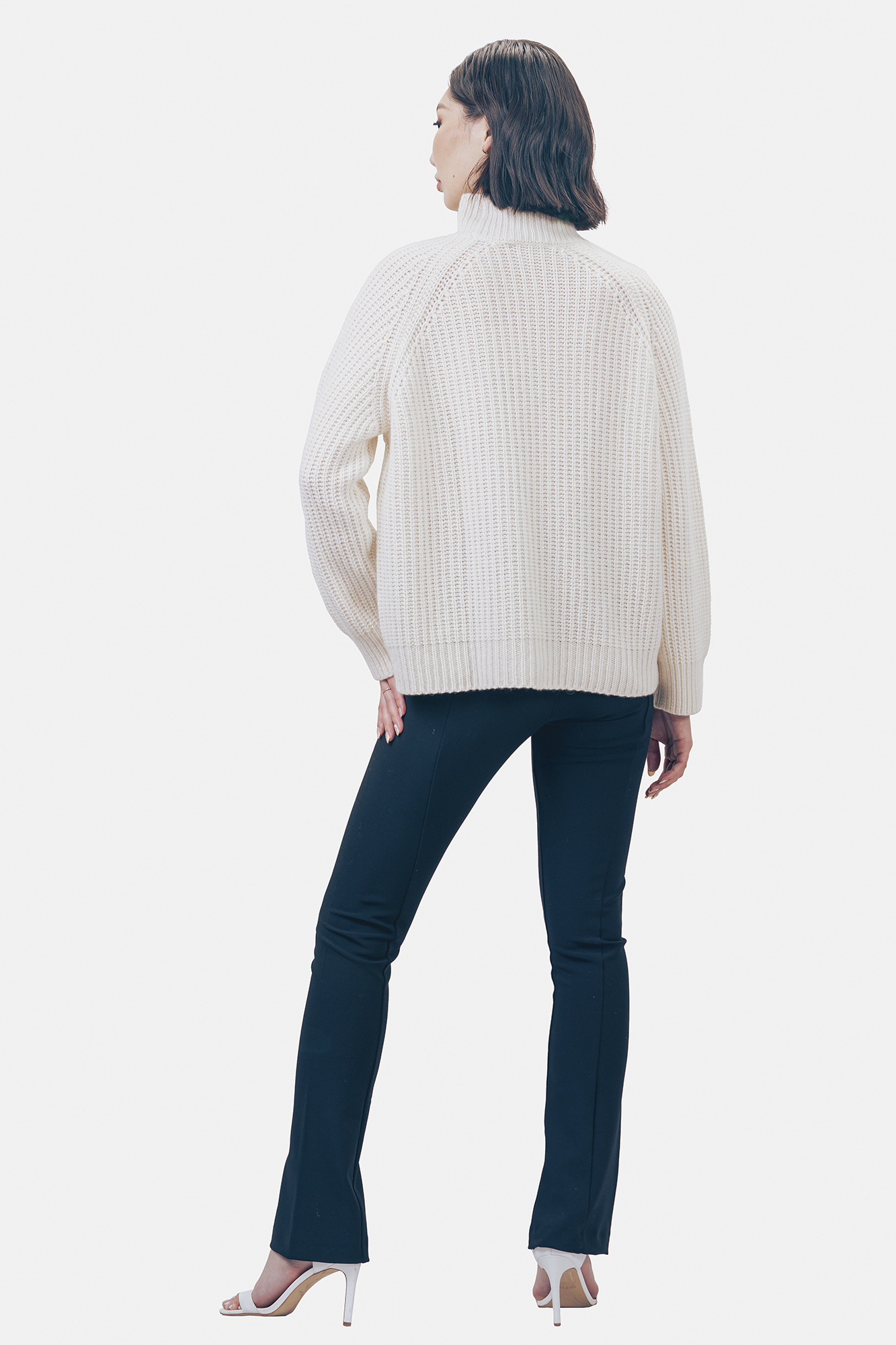 Ноолууран свитер - Image 3