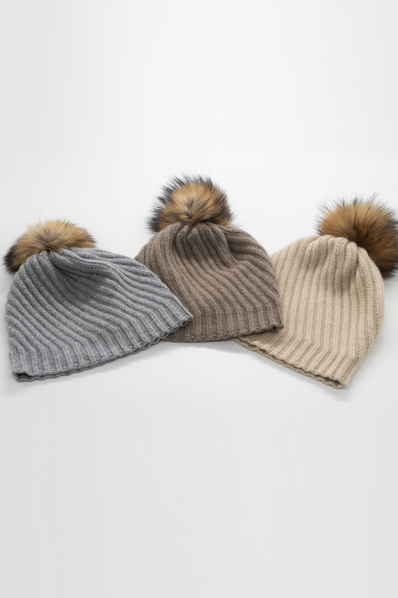 Үстэй ноолууран малгай - Image 1