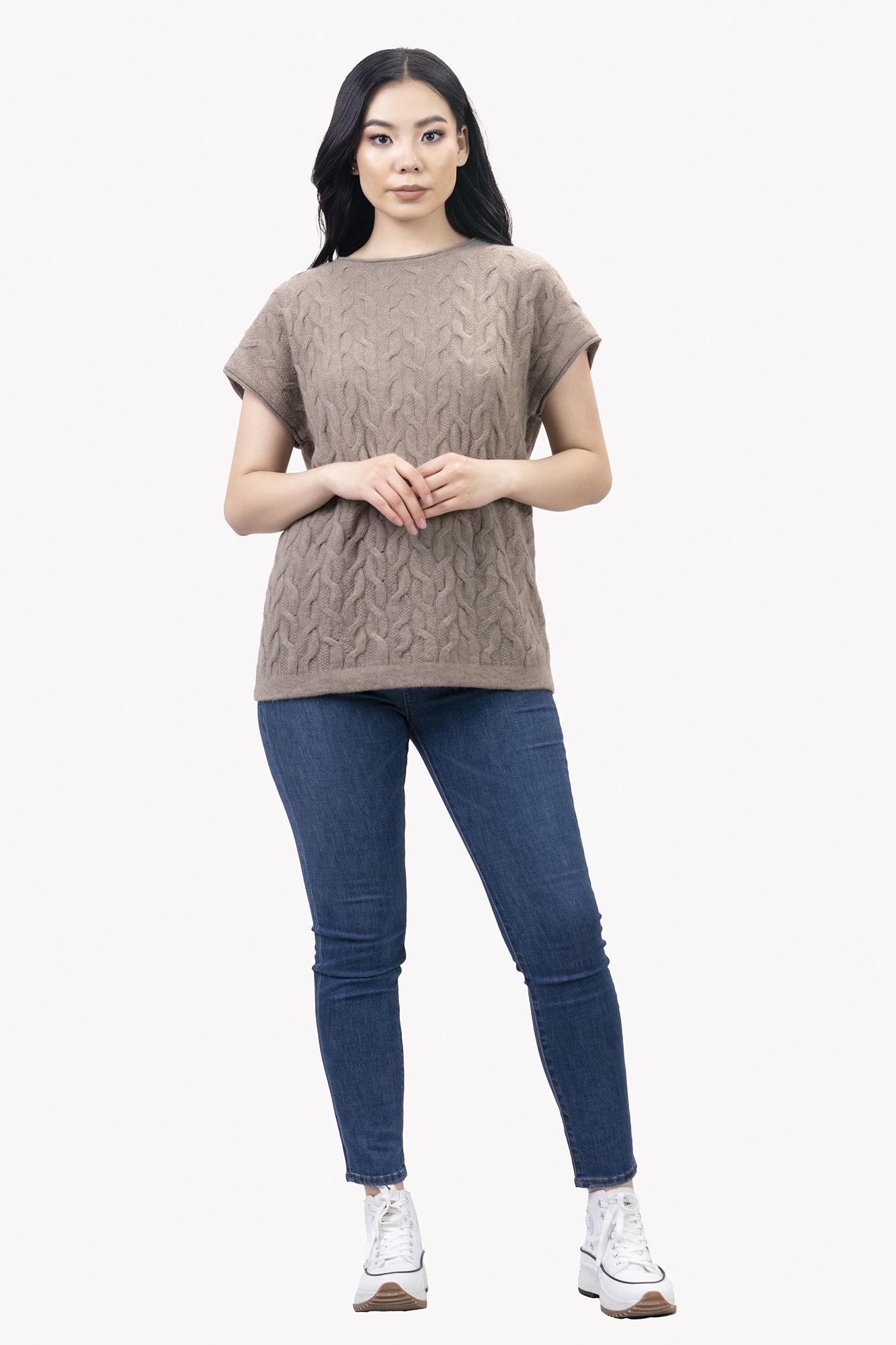 Богино ханцуйтай дугуй захтай ноолууран цамц - Image 1