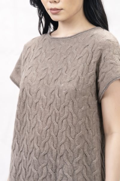 Богино ханцуйтай дугуй захтай ноолууран цамц - Image 2