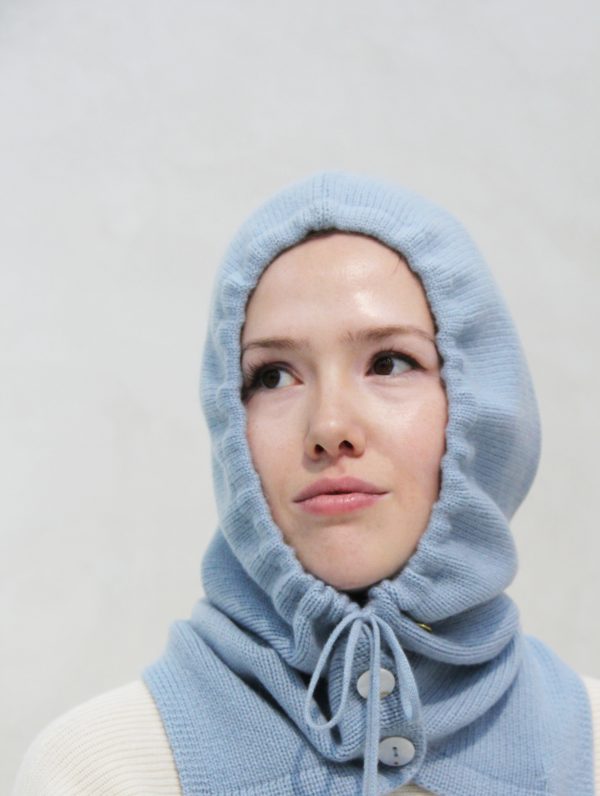 Товчтой, углаа малгай